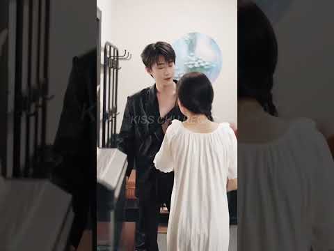 Are you sure you want me to leave?😏❤️ #elu43 #dramabox #shorts #cdrama #drama