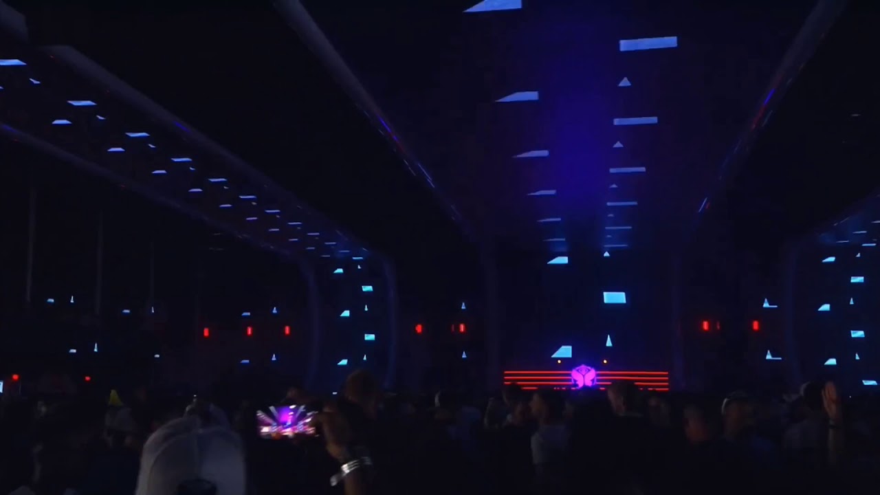 David Guetta & Tom Staar - This Ain’t Techno (Live @ Tomorrowland 2018)