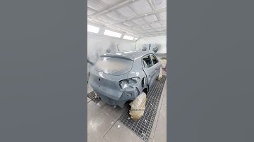 Transforming this Kwid from ordinary to an eye-catcher at our paint booth.🤌🏻✨