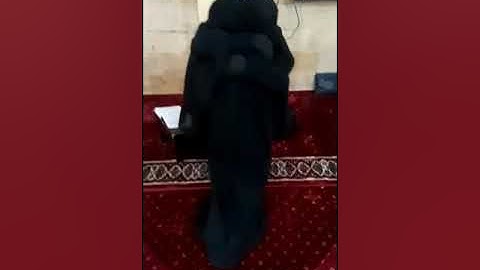 لحظة ختم القرآن الكريم لاحدى طالبات جامع الرحمة في منبج.