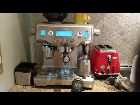 breville-oracle---making-shots-and-latte
