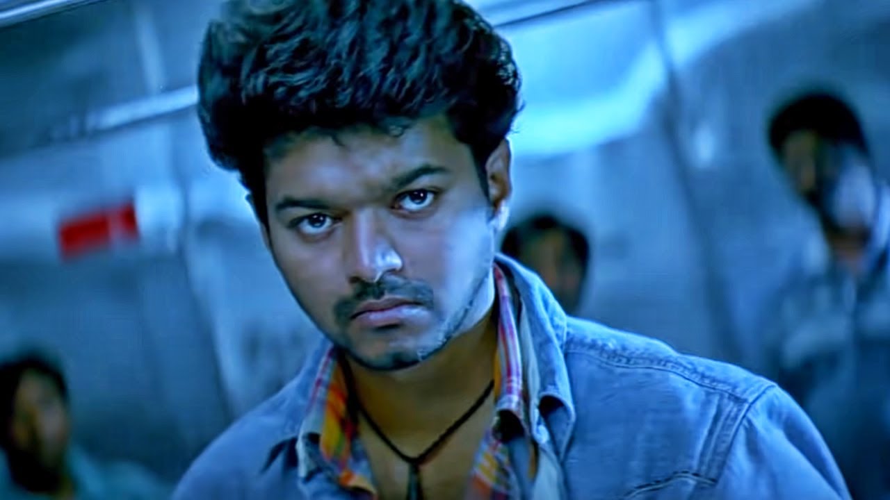 विजय ने असिन की ट्रेन में लफंगो से जान बचाई | Vijay's Best Movie Scene