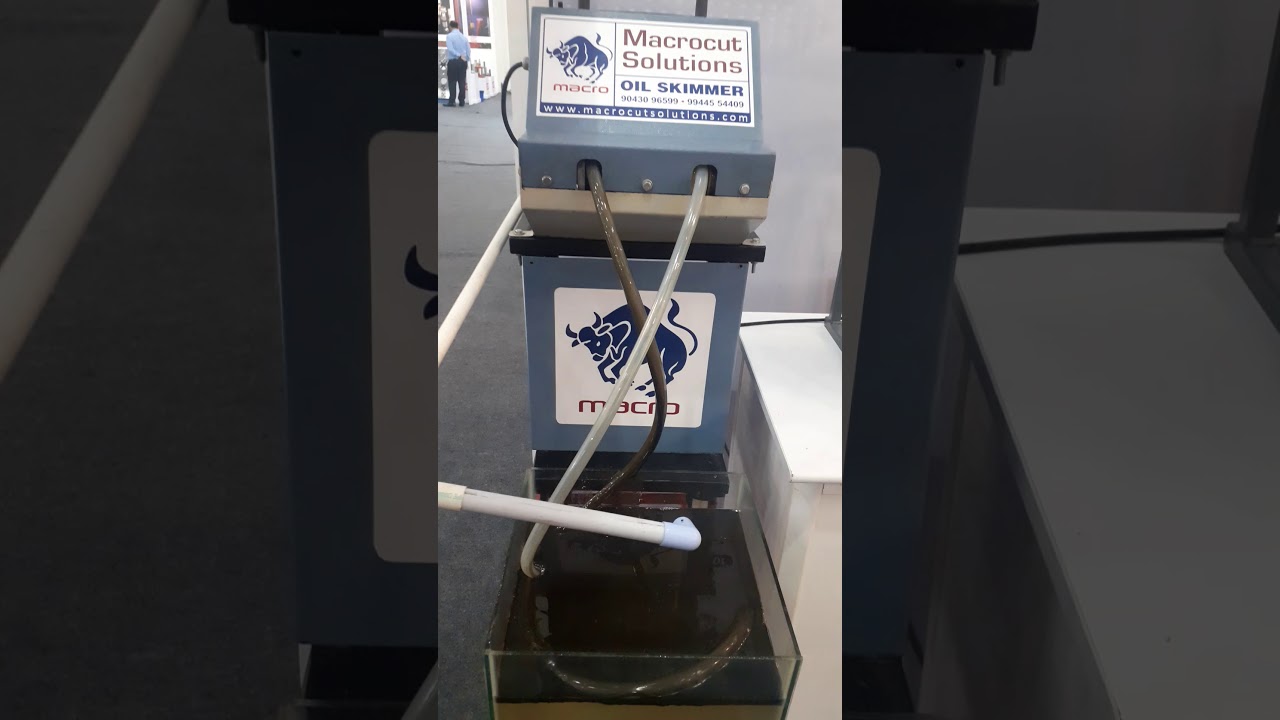 Portable tube oil skimmer