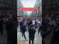 Halkın lideri Özgür Özel Denizli’de halkla beraber yürüyor.