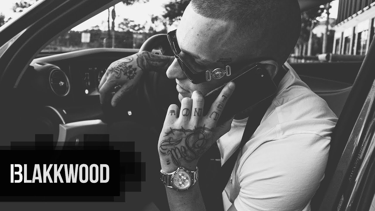 Koukr - SWIPE UP (prod. Voodoo808)