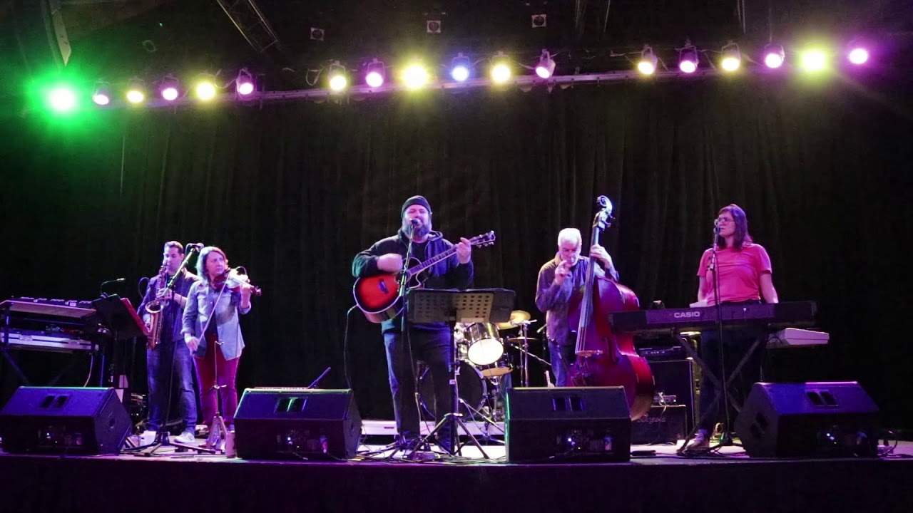 Obejrzyj DOWN BY THE WATER ( The Decemberists) - Ian Leith & the Dozen Buzzin' Cousins w YouTube Obejrzyj DOWN BY THE WATER ( The Decemberists) - Ian Leith & the Dozen Buzzin' Cousins w YouTube