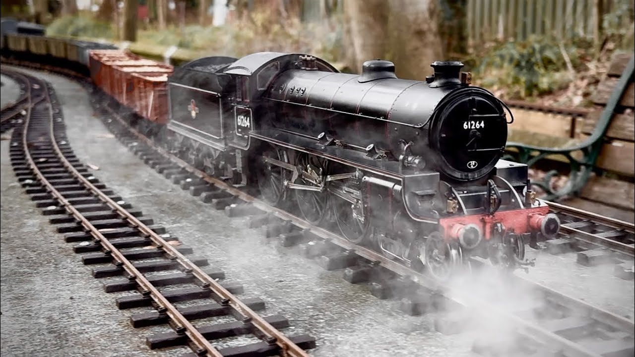 New Year’s Day live steam engines at Northampton Society of Model Engineers gauge 1 freight trains