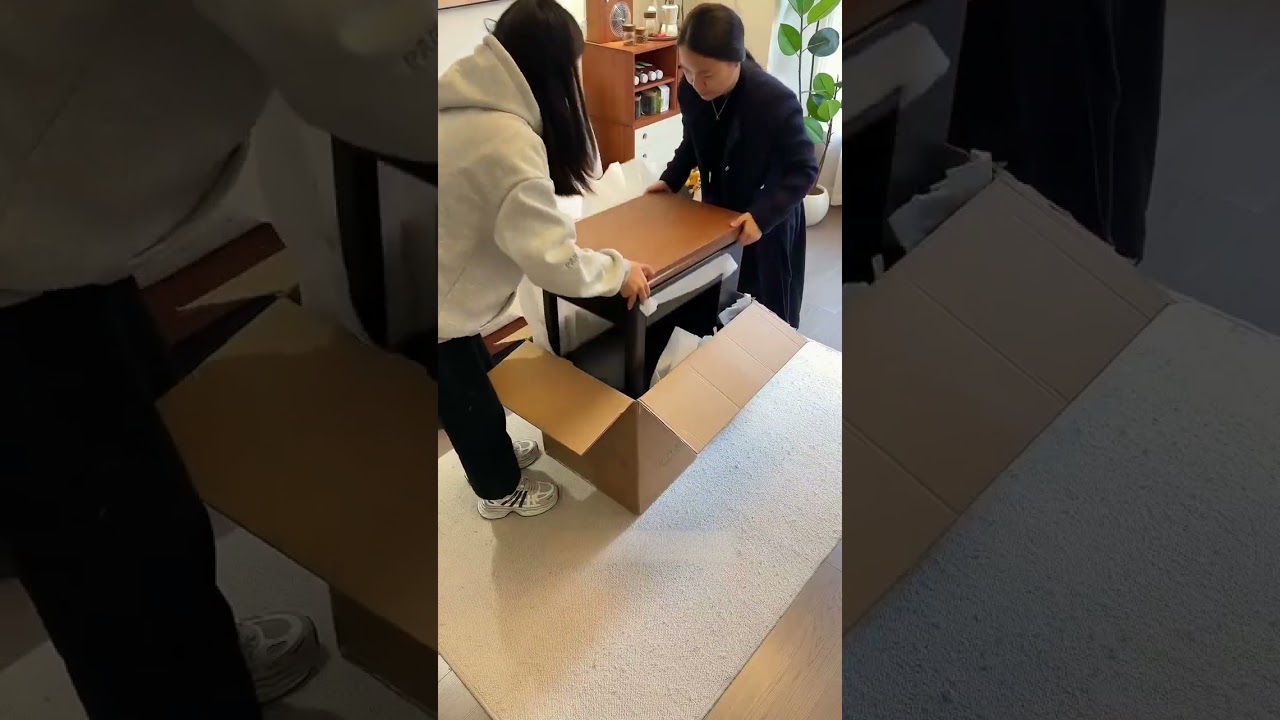 小さな部屋の味方💡｜折りたたみテーブル