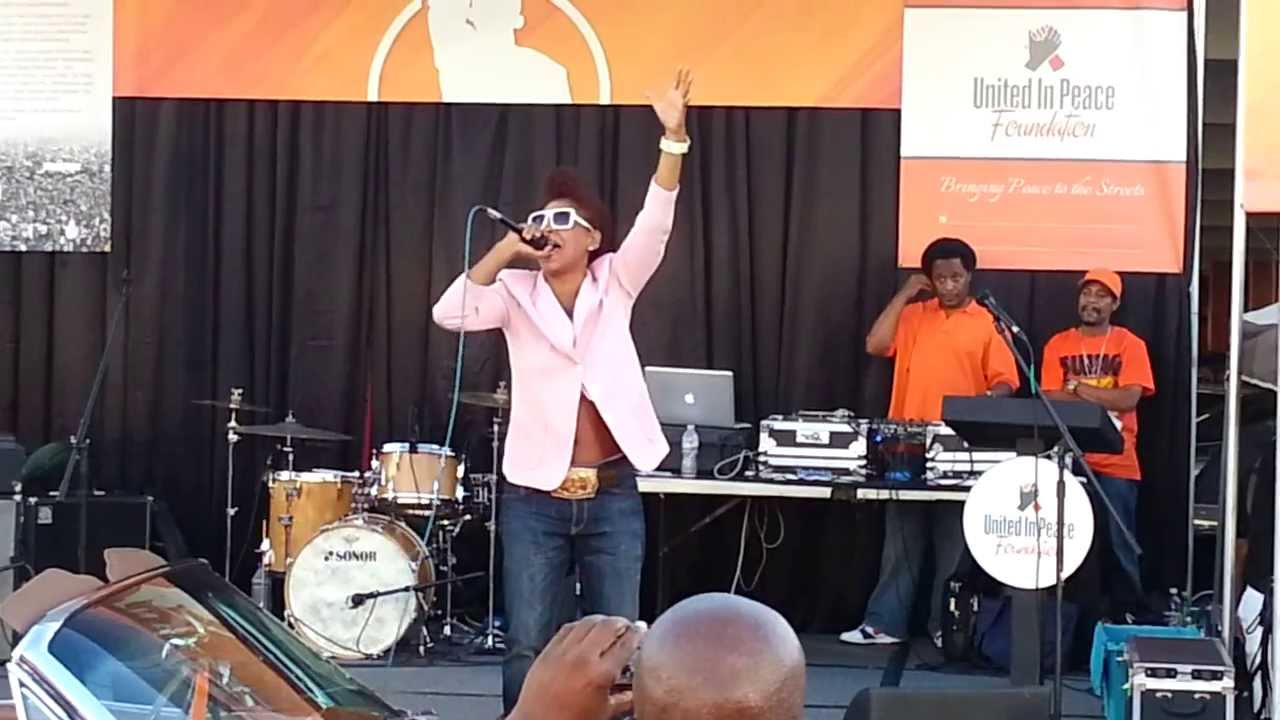 Medusa Cali Frame @ the UP Peace rally 9/29/2013