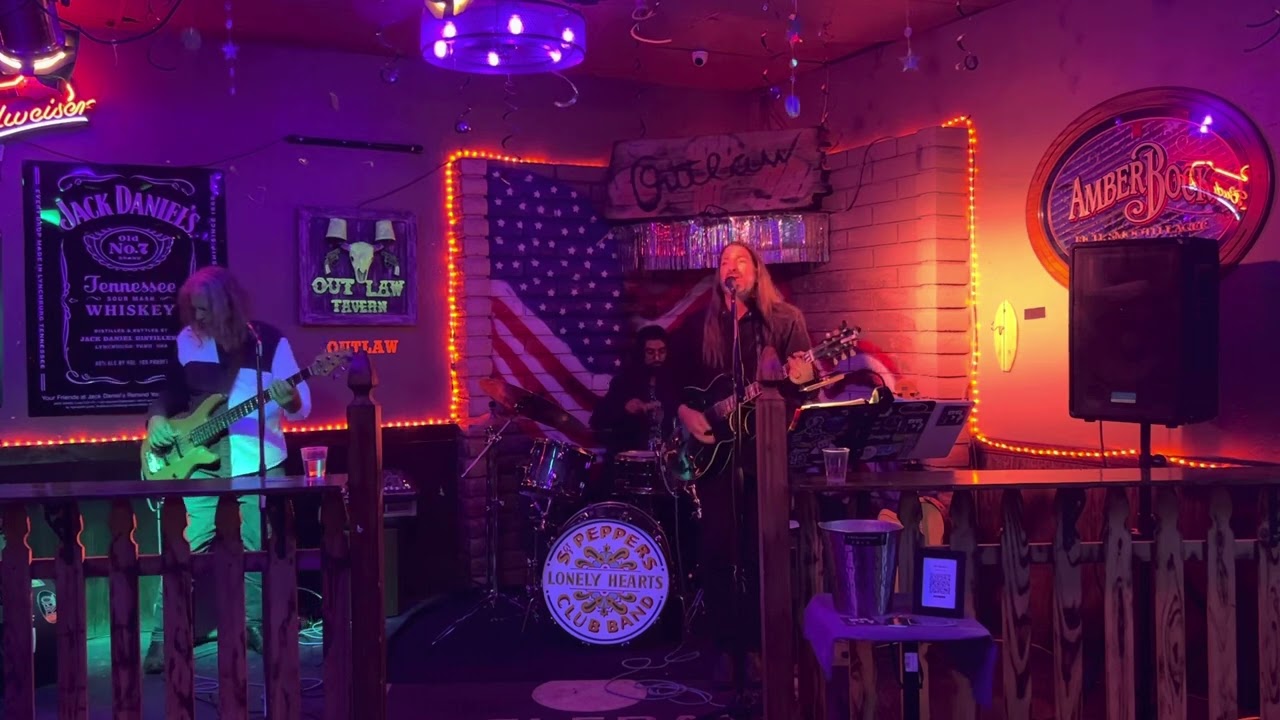 Shake It Off live at the Outlaw Tavern