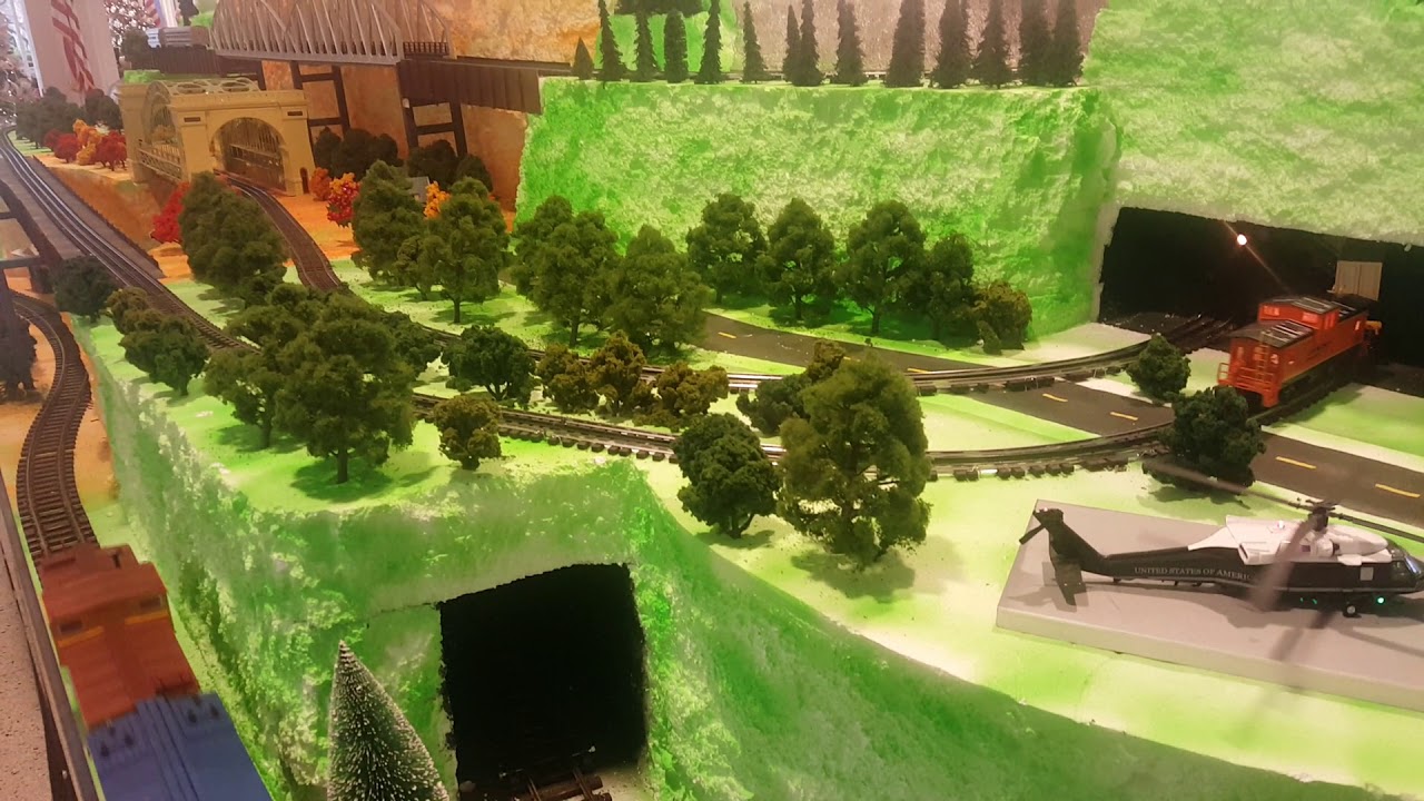 Model Library Train Model trains at Nixon library 1-6-18 - YouTube