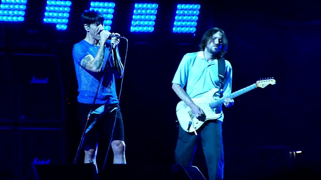 the Red Hot Chili Peppers live in Detroit, 8/14/2022 "Hard to