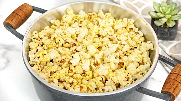Como é feita a pipoca no cinema?