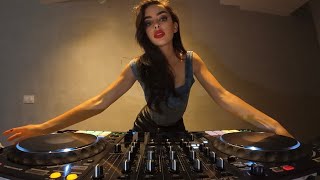 DJ SOFIA - MELODIC TECHNO & FUTURE RAVE DJ SET - SOFIA'S NIGHT #16 (Artbat, Anyma, David Guetta)