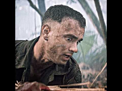 Forrest Gump ran desperately back to the battlefield, but still failed to save his teammates.
