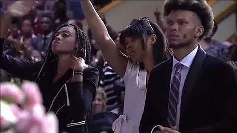 Bishop Marvin Sapp Singing At Aretha Franklin's Funeral Celebration Service!