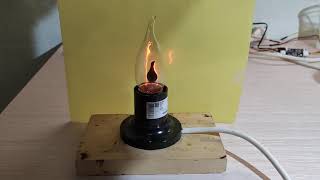 Лампа в форме свечи с эффектом пламени