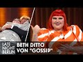 Das hat Beth Ditto von &quot;Gossip&quot; bei &quot;Wetten, dass..?&quot; angestellt | Late Night Berlin