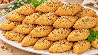 Einfach zu einer Rolle formen, schneiden und backen! Diese Kekse zergehen auf der Zunge!