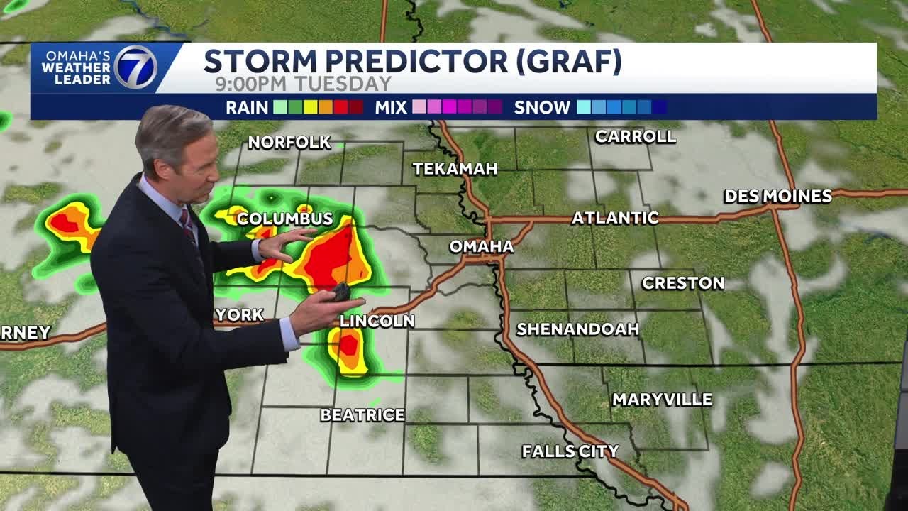 Chance of storms tonight west of Omaha - YouTube