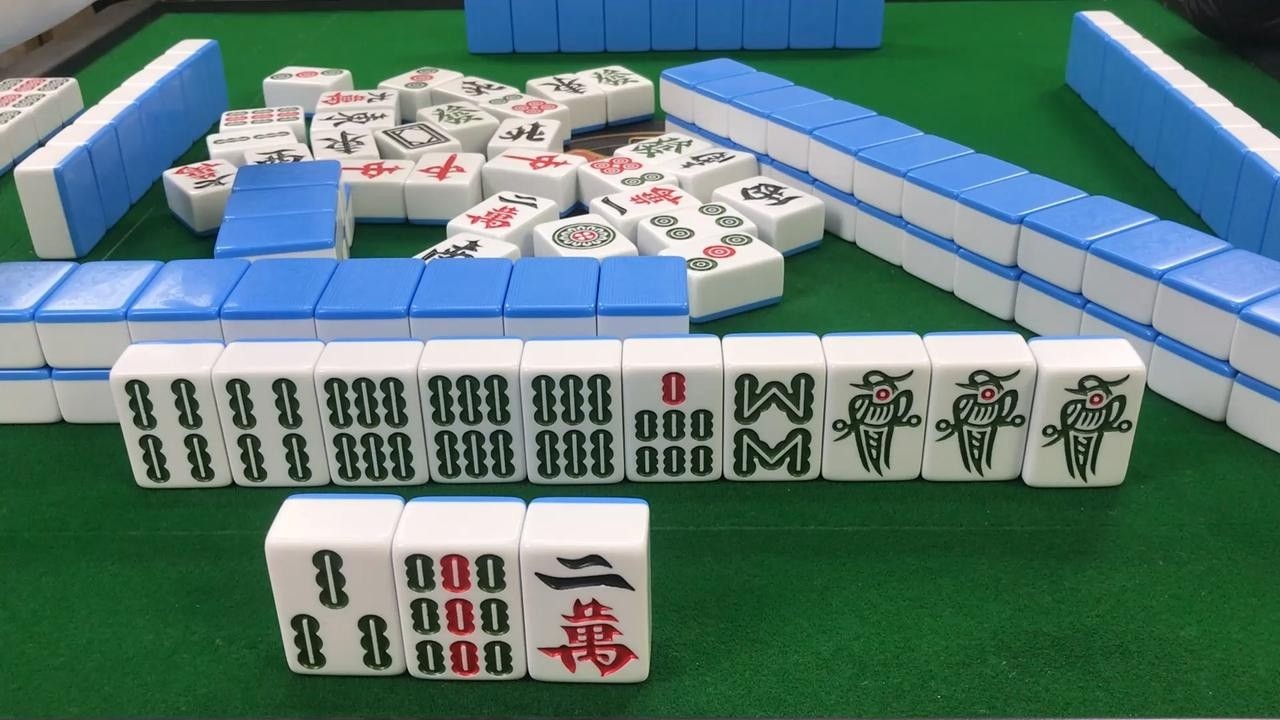 我说对子怎么碰不出来呢？原来都在下家手里，太难了