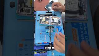 #Shorts #PhoneRepair #MobileRepair #FoldablePhone #SamsungFlip #Tech #Repair #Viral #Satisfying 🥹⚡