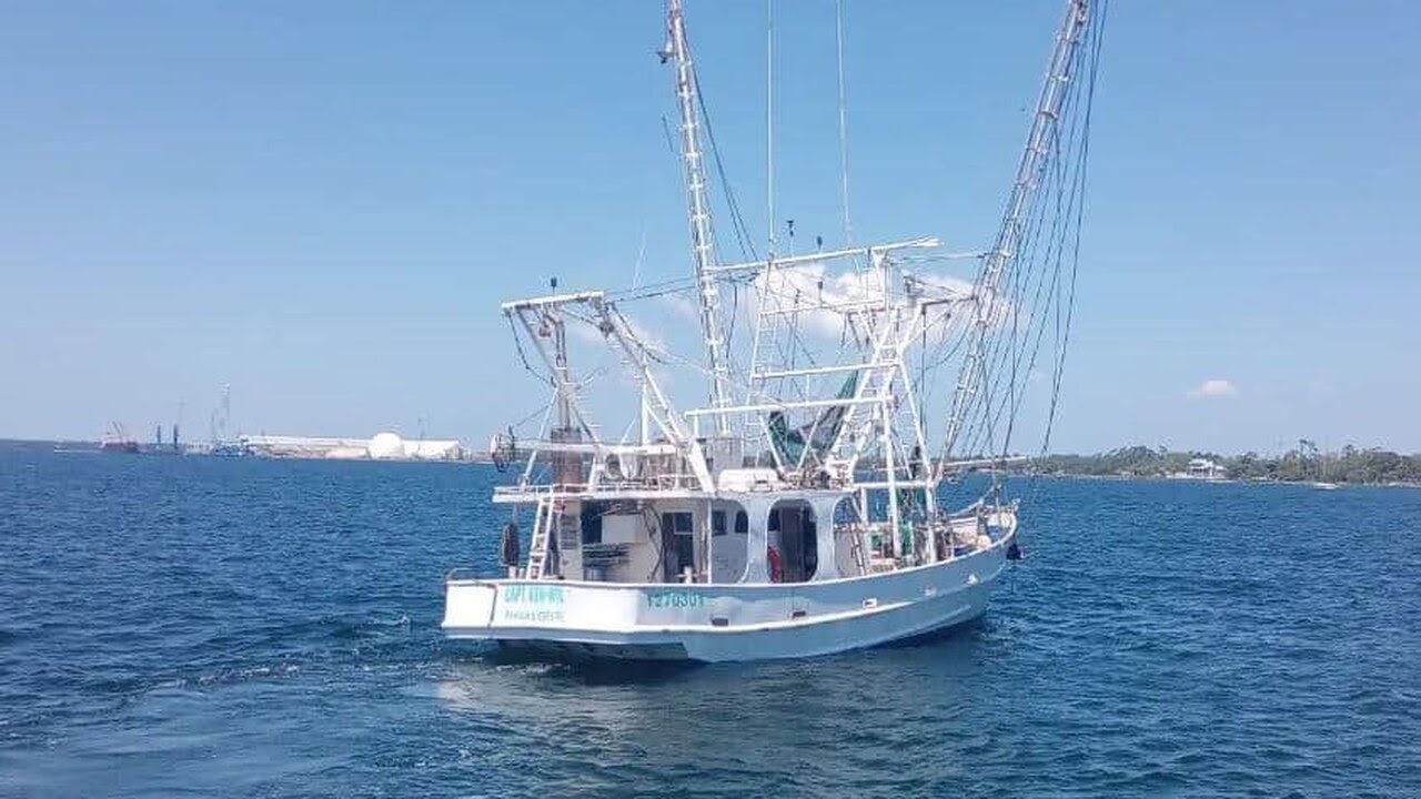 Missing boaters found - YouTube