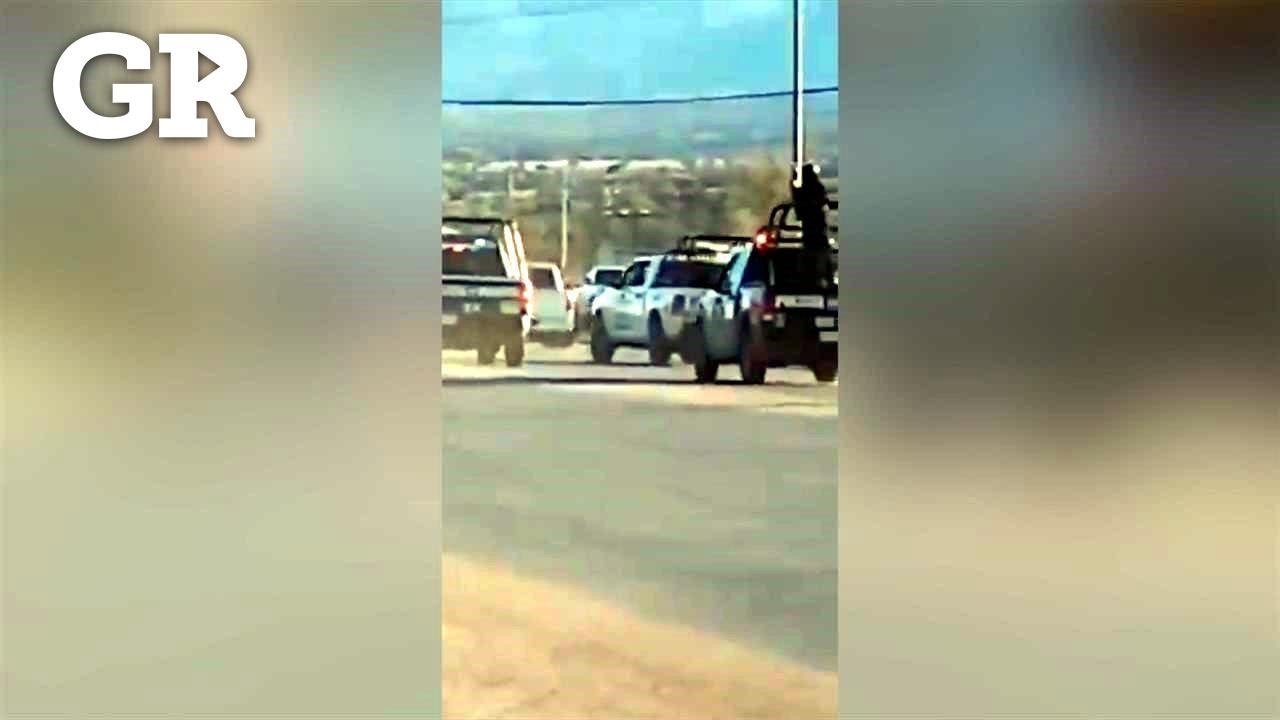 Persiguen policías camioneta blindada