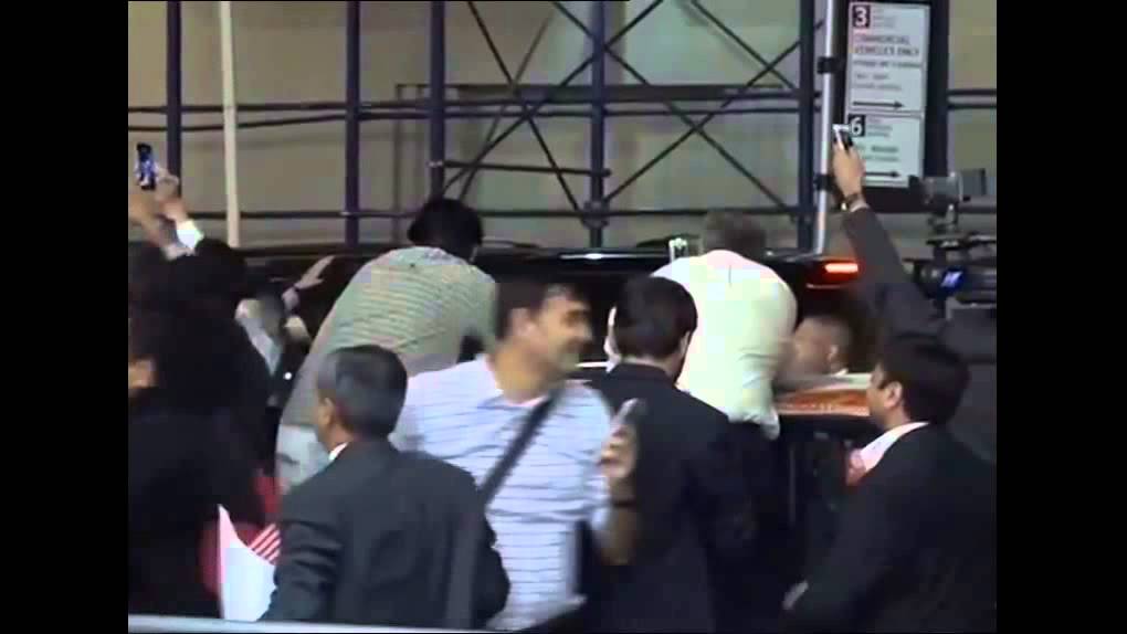 PM Modi arrives to an arousing welcome at New York's Waldorf Astoria hotel