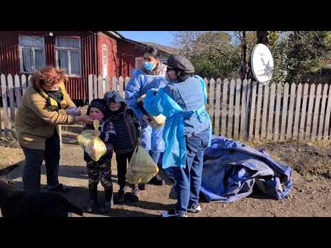 ფონდმა \"ქველმოქმედი 2015\"  ფოთში 30 ოჯახს საახალწლოდ პროდუქტები გადასცა 25 12 20