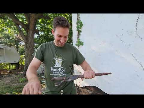 Finding a German WW1 Sword/Bayonet In the Wall of My House!
