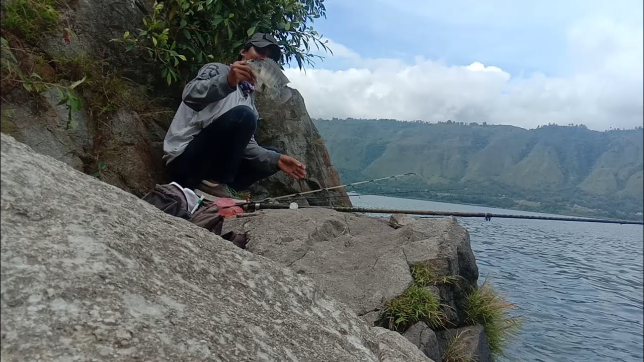 Mancing nila danau toba sigapiton kapal karam tengah perjalanan