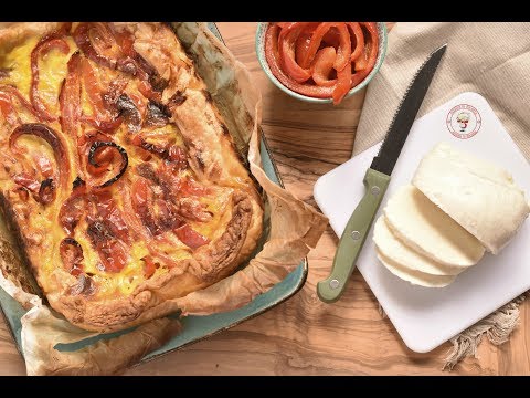 Torta rustica di carne con peperoni e mozzarella