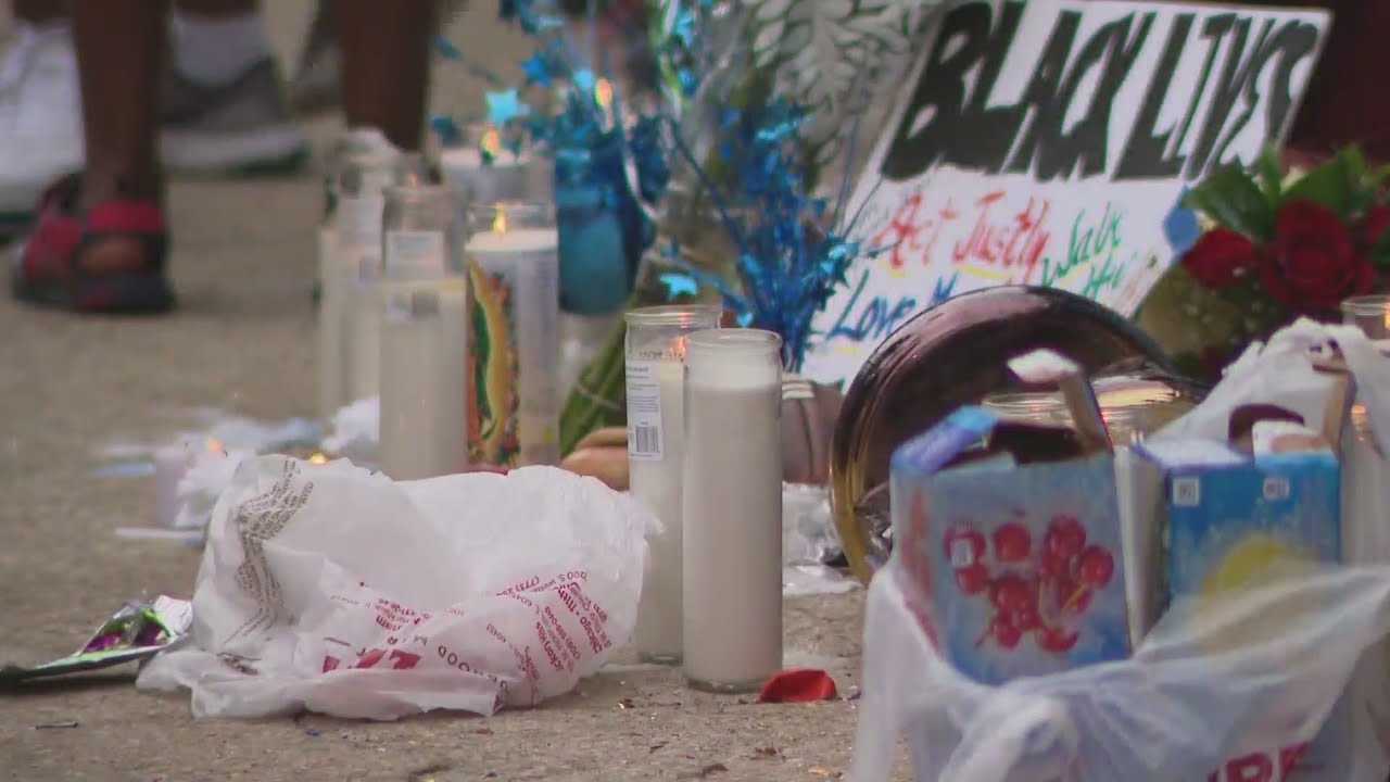 Vigil held for slain 9-year-old boy on Near North Side - YouTube