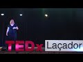 Poluição na internet, a era das fake news | Adriana Garcia | TEDxLaçador