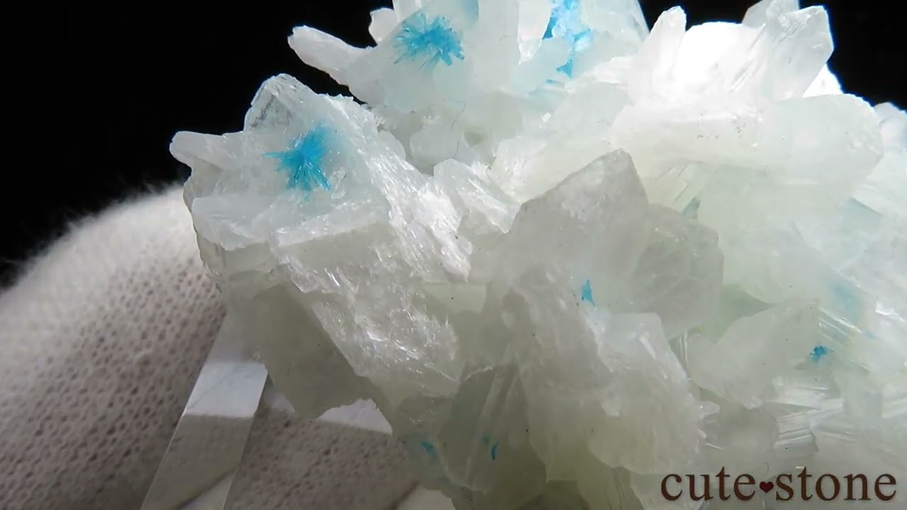 インド プネー Wagholi産 カバンサイト＆スティルバイトの原石 No.47