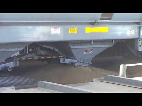SSR Grain Wagon UnloadingCarrington