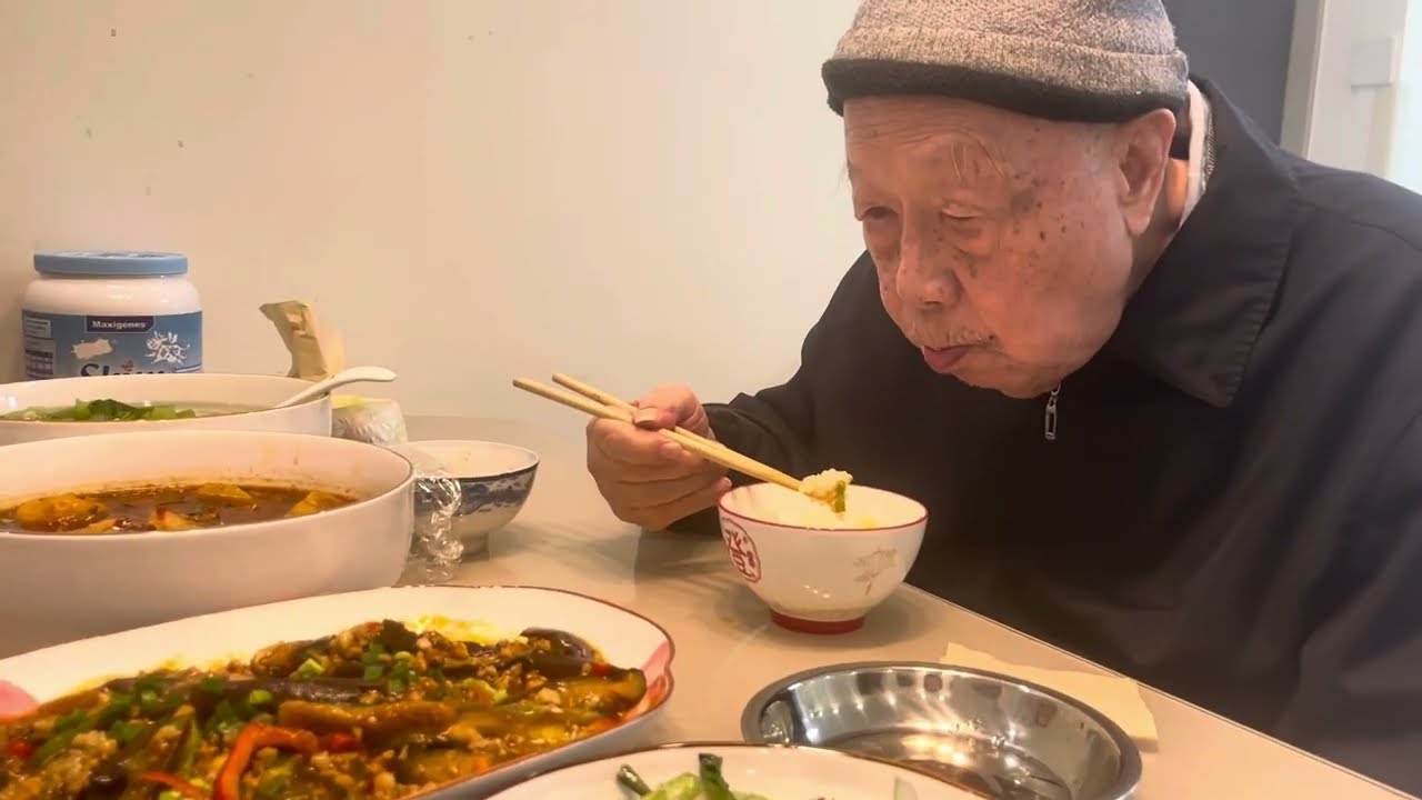 94歲父親的長壽餐桌｜魚香茄子 & 紅油菜 Day 38 with My 94-Year-Old Father
