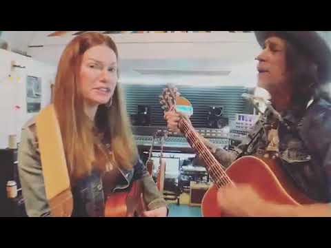 Sugarcane Jane – Strong - 4/24/2020 auf YouTube ansehen Sugarcane Jane – Strong - 4/24/2020 auf YouTube ansehen