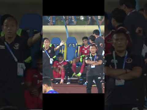 Video Huấn luyện viên U23 Indonesia ông Shin Tae-yong nổi... - YouTube