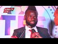 VITUKO MORRISON AVAA SUTI YA 1500 KWENYE USIKU WA TUZO ZA TFF AWAVUNJA WAANDISHI MBAVU VITUKO MORRISON AVAA SUTI YA 1500 KWENYE USIKU WA TUZO ZA TFF AWAVUNJA WAANDISHI MBAVU