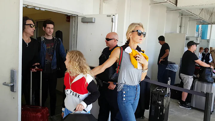 5. November 2018 Paul Stanley and family check out...