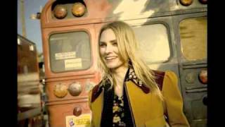 Aimee Mann / Til' Tuesday  - Everythings Different Now chords