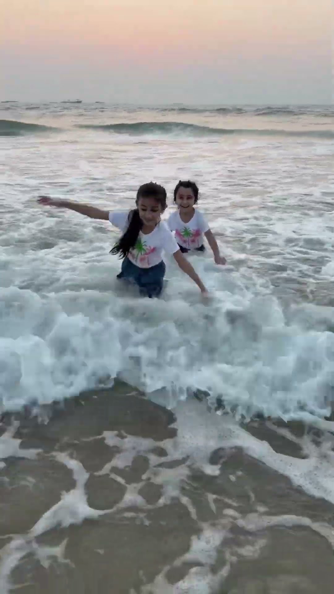Tinku Maahi Masti In Goa Beach ???