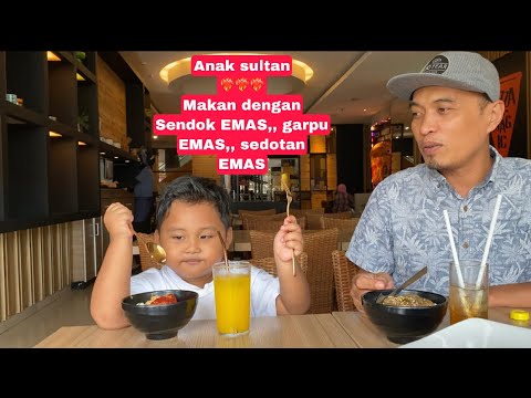 Video: Mengapa Anda Tidak Boleh Makan Dengan Garpu Pada Peringatan: Tanda Dan Fakta