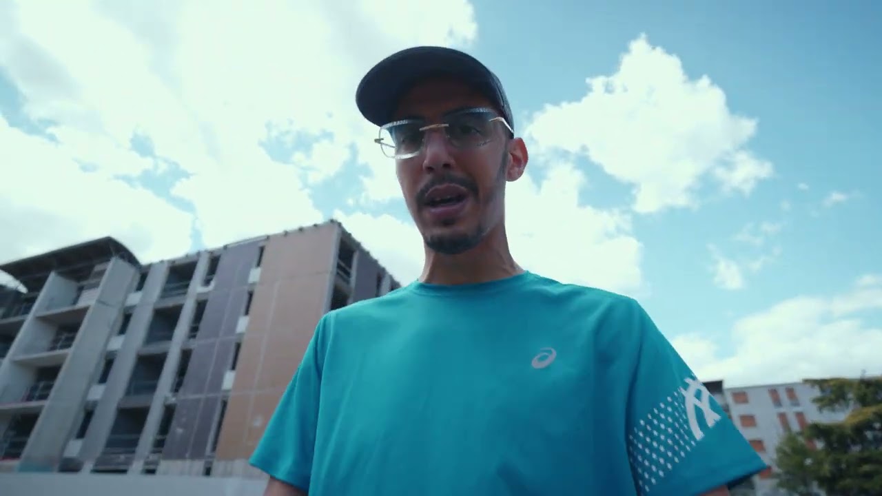 在 YouTube 上观看 Vrax - CHARBONNER 在 YouTube 上观看 Vrax - CHARBONNER
