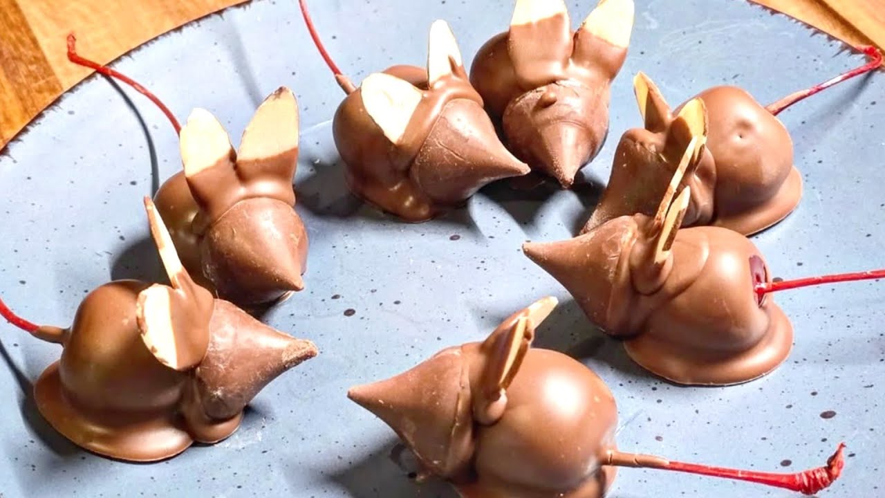 Christmas Mice Recipe – Chocolate-Covered Cherry treats (No-Bake)