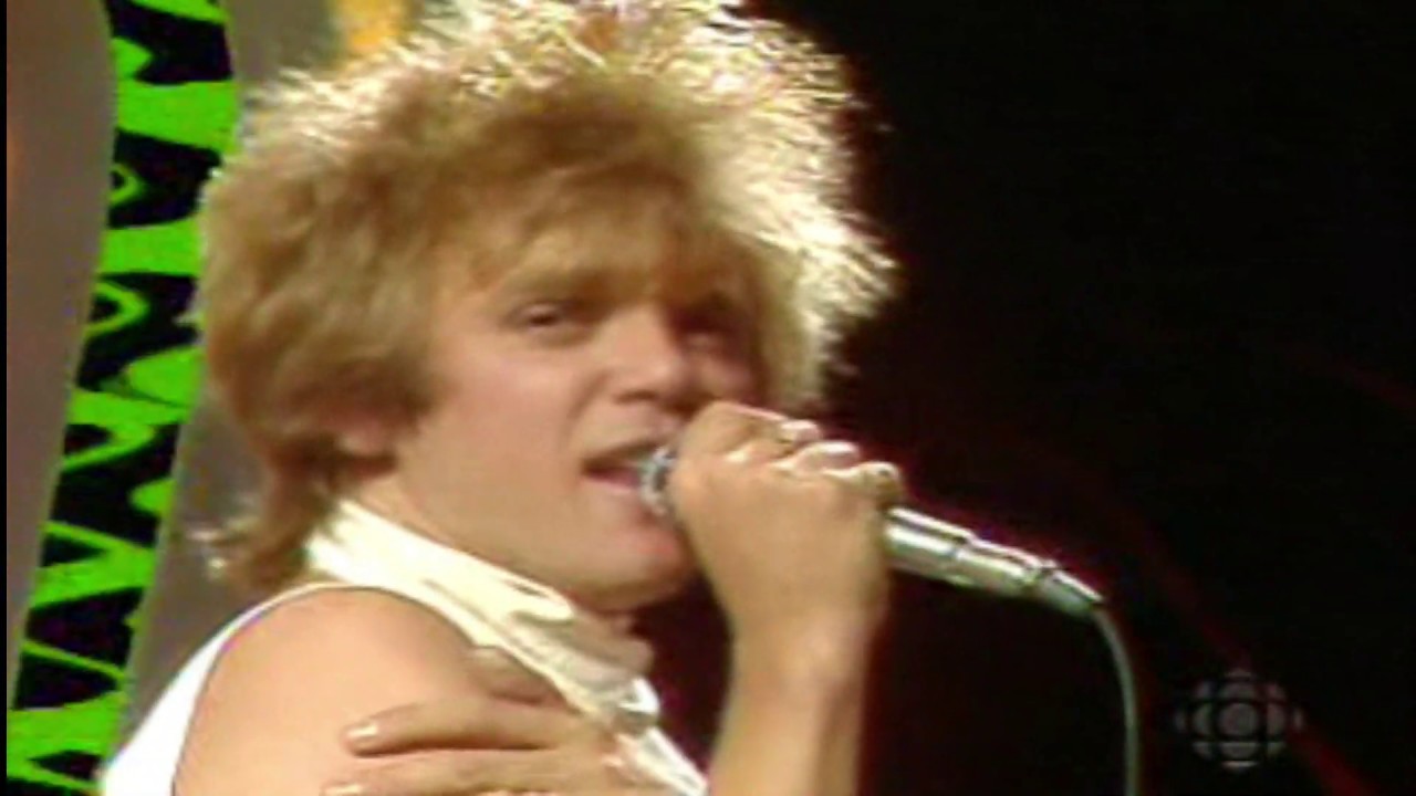 Robbie Rae does "Stewart Rodney" (aka Rod Stewart)