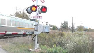 VIA #62/ P42DC#902 / J-TRAIN (EMERGENCY HORN !)
