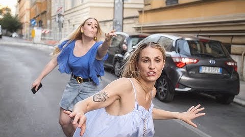 QUANDO LA TUA AMICA PARTE PER LE VACANZE